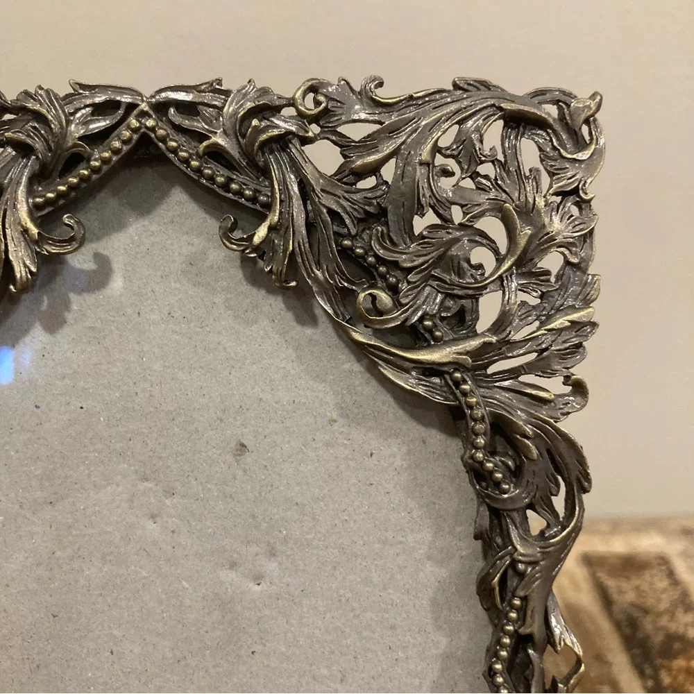 Ornate Silver Colored Photo Frame 4x6 Oval Sunflower Designs